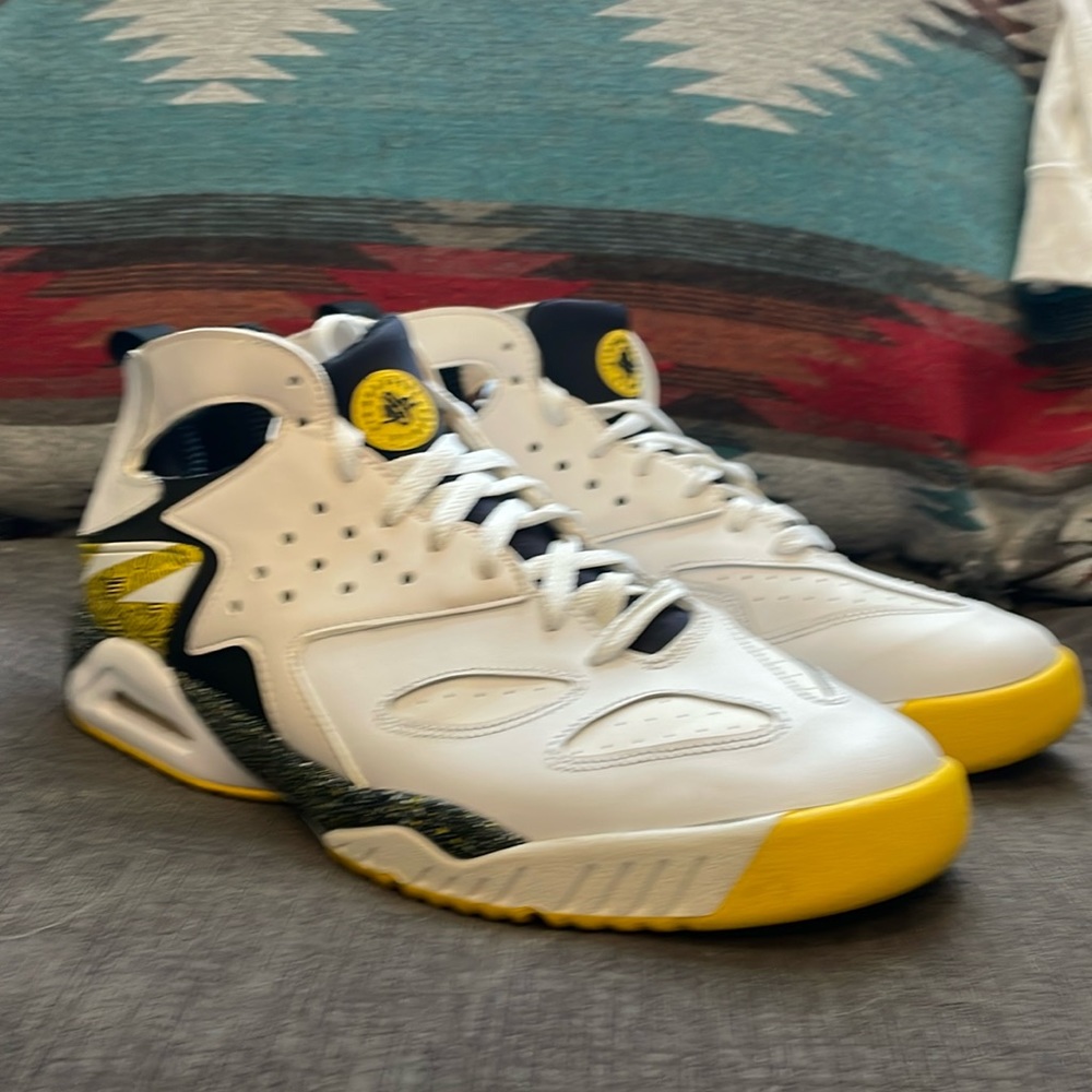 Nike Air tech challenge Huarache size 11.5 tour yellow